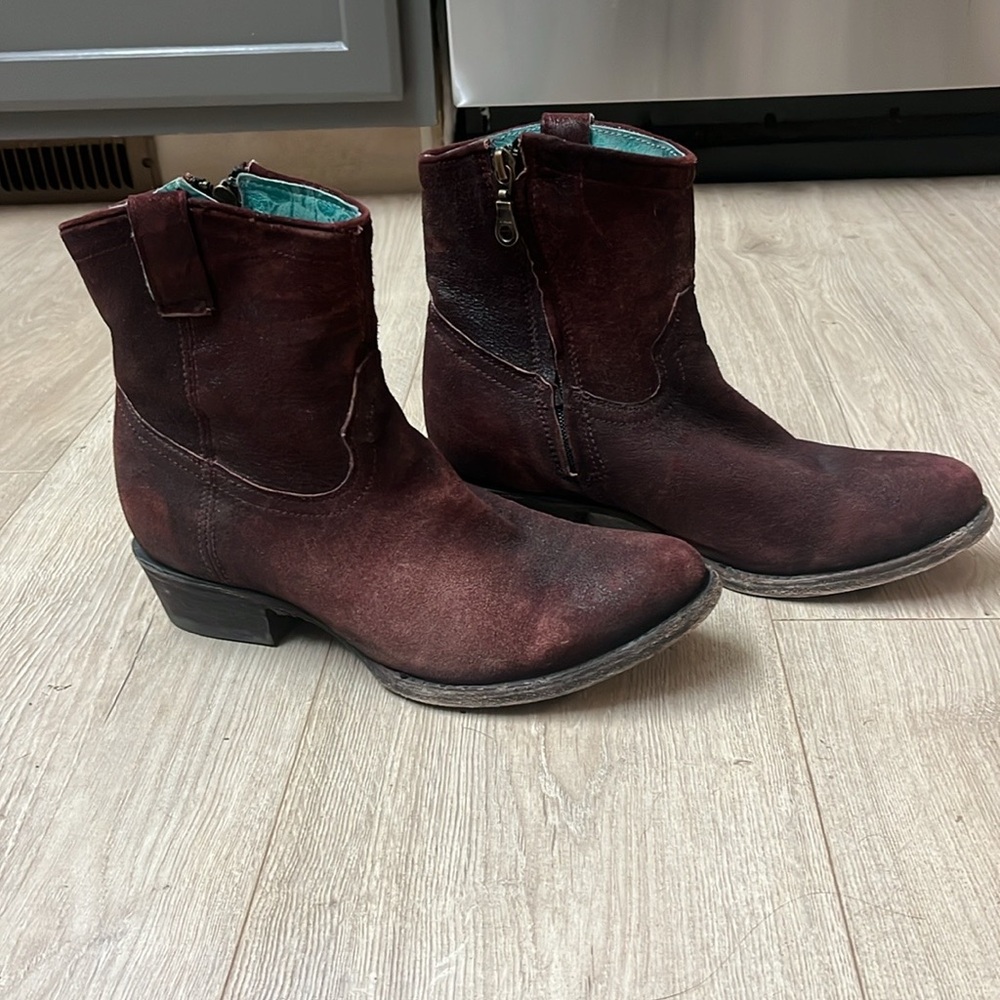 Corral lamb skin booties 7.5. Dark reddish brown. Side zips